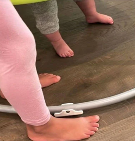 Kylie Jenner Instagram story of baby boys feet